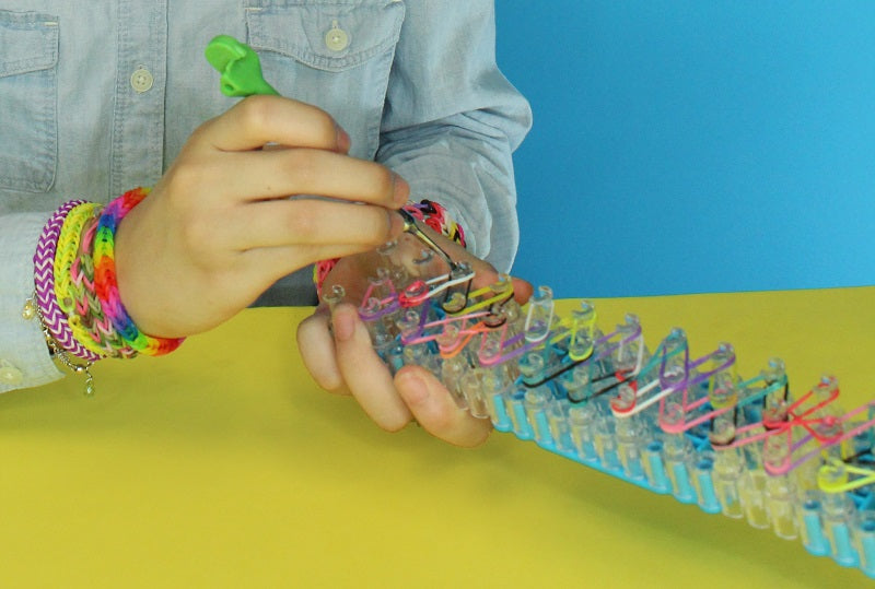 日本正規版】 NEW Rainbow Loom レインボールームフルセット商品